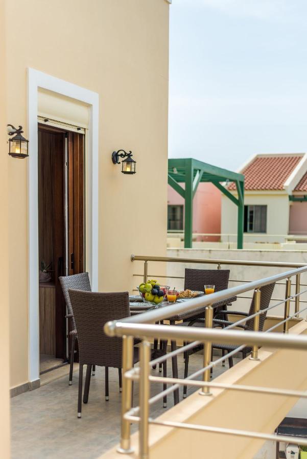 Amphitrite Beach House Hriszí Aktí Haniá Kültér fotó