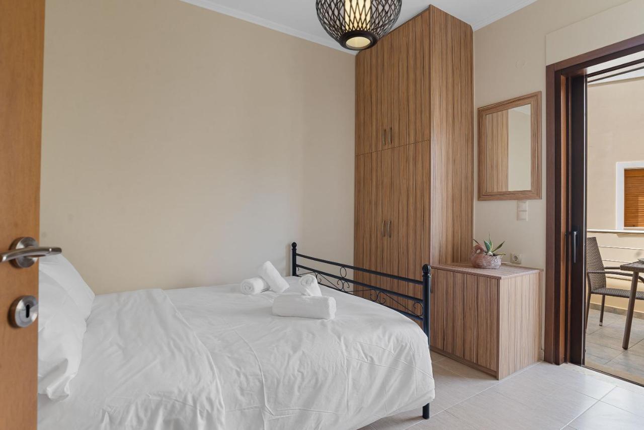 Amphitrite Beach House Hriszí Aktí Haniá Kültér fotó